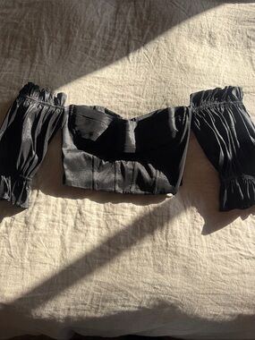 Lovers + Friends Black Off-Shoulder Crop Top